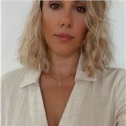 Soy psicóloga social especializada en infancia y familia. Doy talleres psicoeducativos a la familia, niños y adolescentes